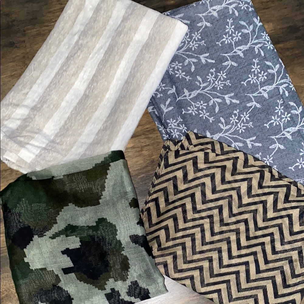 Woman’s Infinity Scarves Set of Four Patterned Fabrics GREAT CONDITION ACCESSORY